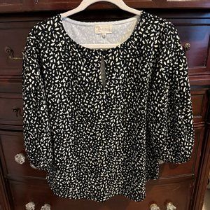 Black & Cream Colored Print Keyhole Neckline Puff Sleeves Top - Size M